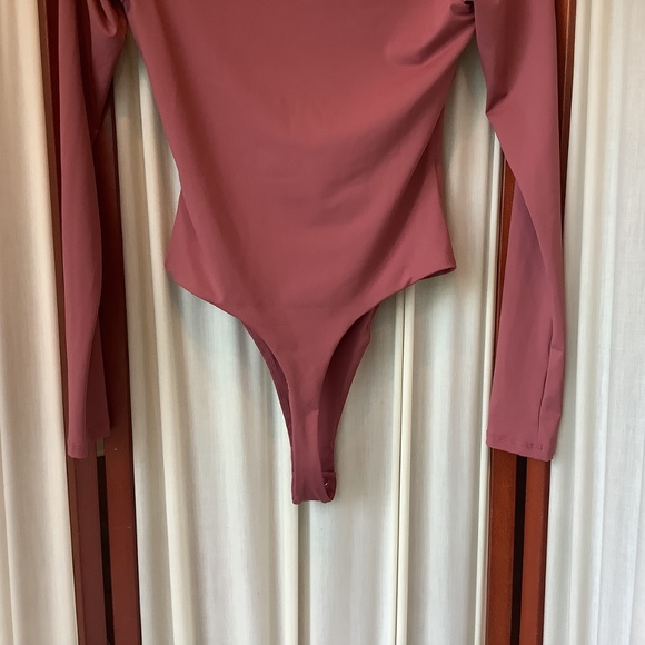 Quinsen Thong Bodysuit Square Neck Dusty Rose Color Size Small - Picture 7 of 7